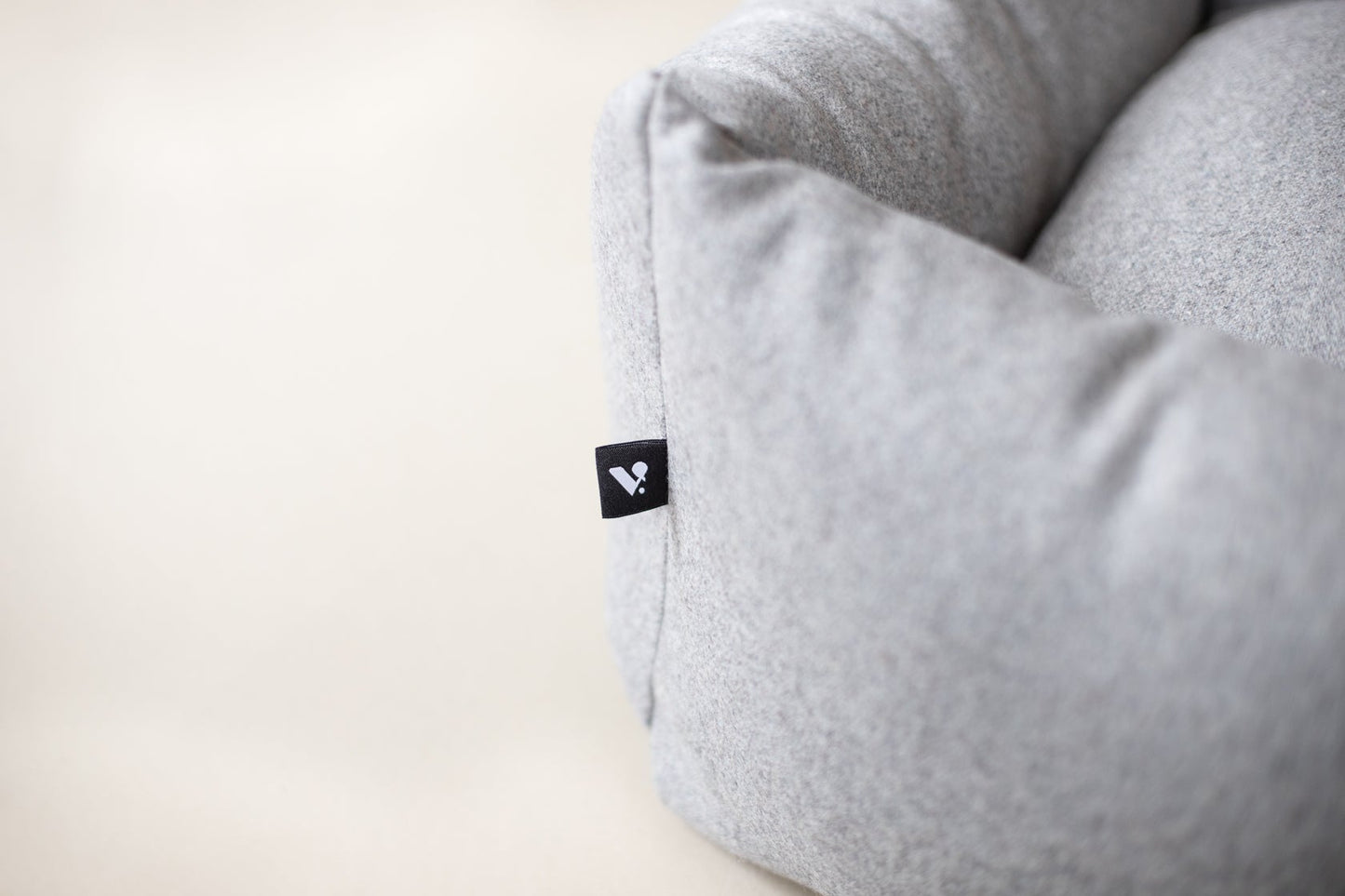 Vackertass Stone Fort Bolster Bed