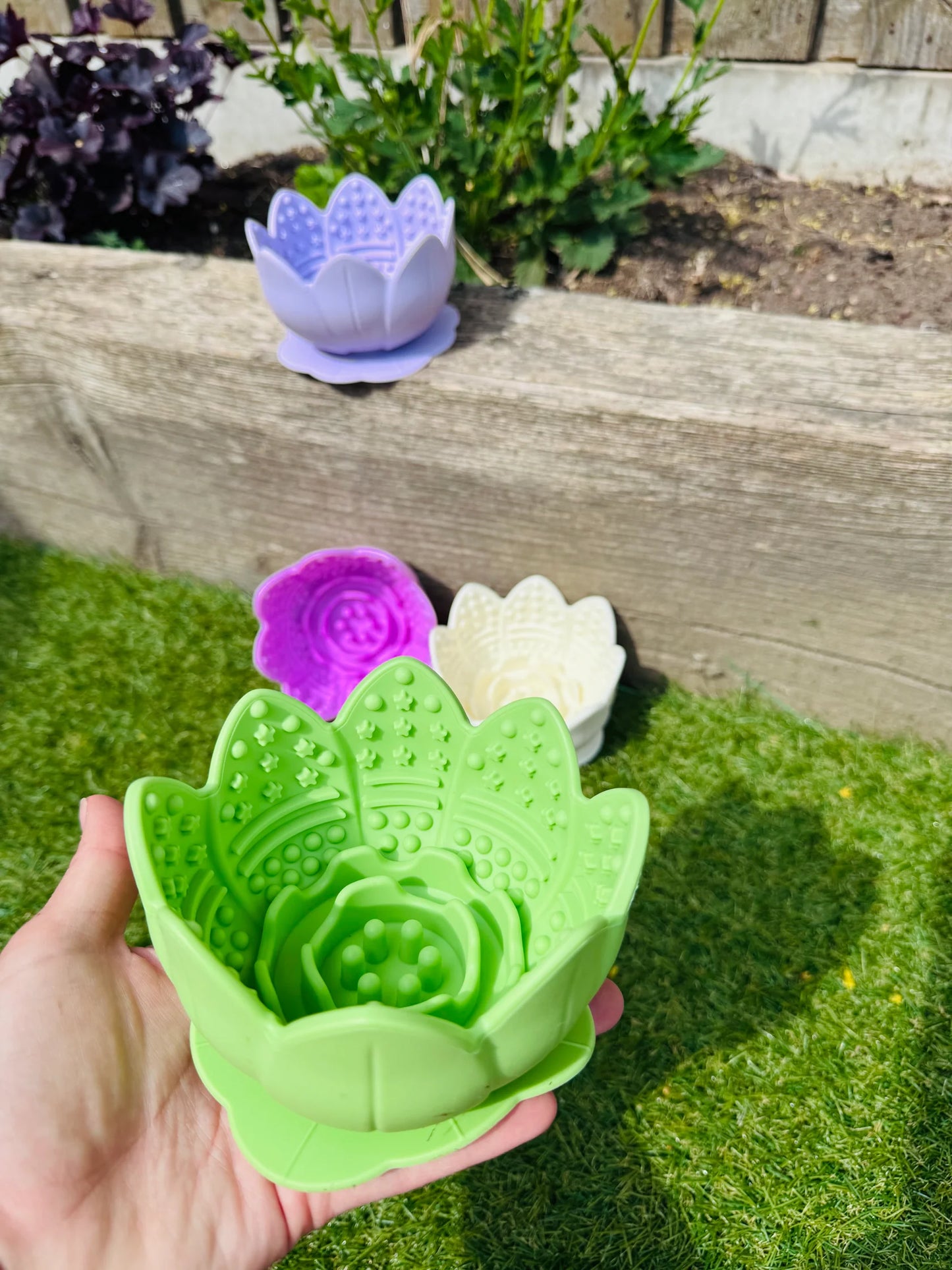 Snuffles Lotus Flower Lick Pot