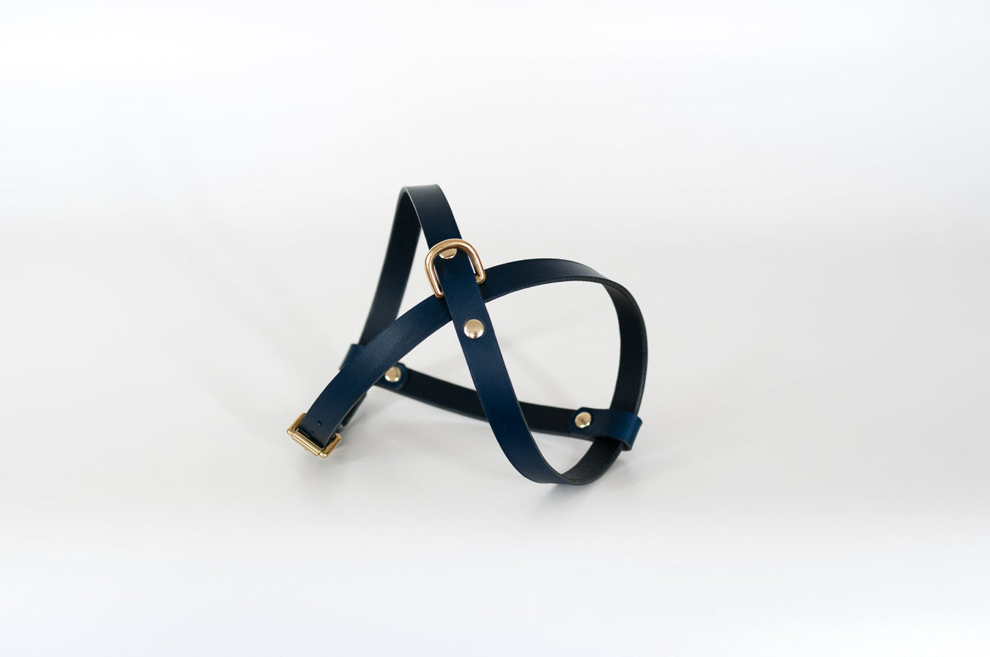 Vackertass Navy Cross Leather Harness